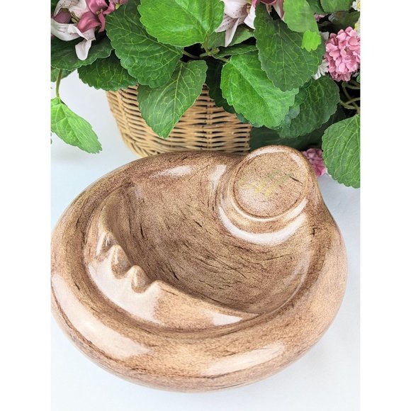 Large 9" Round Tan Ceramic Ashtray Gold Monogram M Dresser Cigar Bowl Catchall - Picture 4 of 10